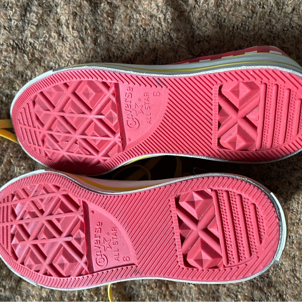Vintage Converse Breakfast - Picture 7 of 7